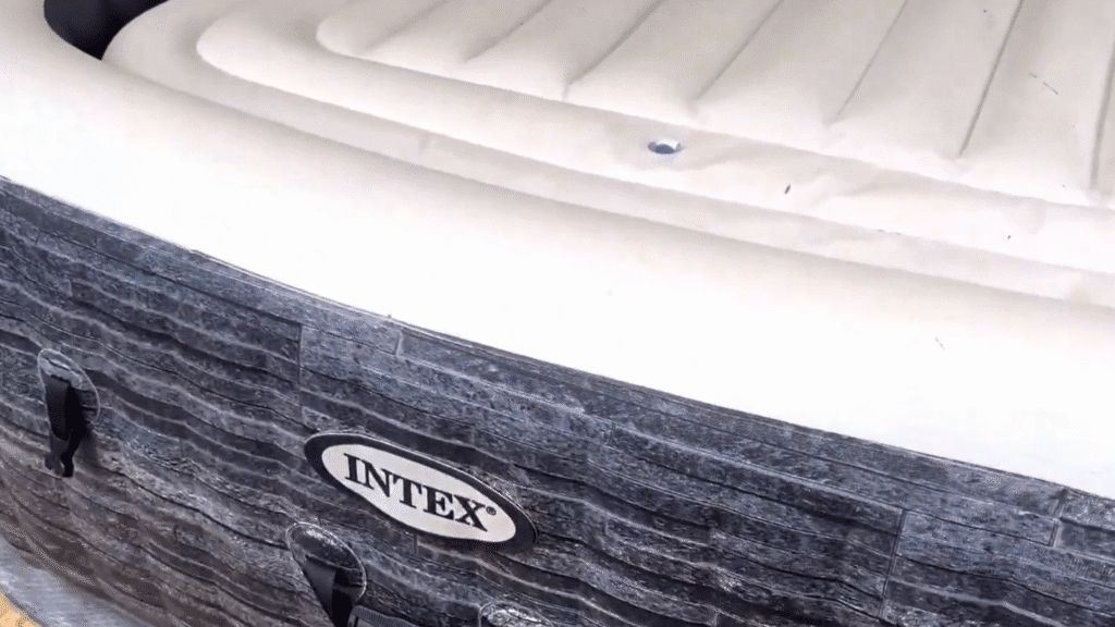 Inflatable spa with stone pattern design